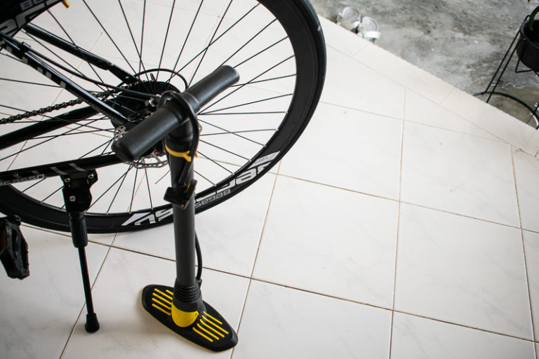 How To Pump Air Into Your Bike's Tires Coast In Bikes